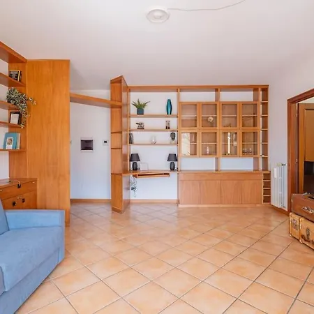 Apartament Da Cecilia Alla Piramide Cestia Rzym